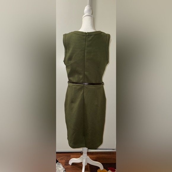 Olive Green Dress w/ zip back, fitted, pockets,belt size 12 - Picture 3 of 12